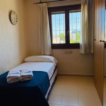 Adosado Comodo En Zona Tranquila - Es-373-55 * Denia