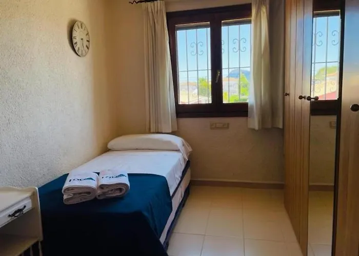 Adosado Comodo En Zona Tranquila - Es-373-55 * Denia